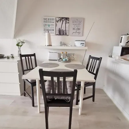 Obj 84 Meerblick Fuer 2 Bis 3 Personen Strandnah, Wlan Apartment Lubeck